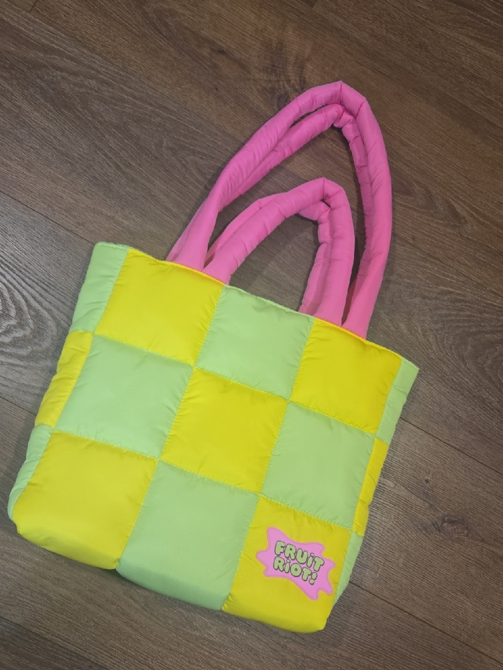 FRUIT RIOT PUFFER TOTE BAG... #8007